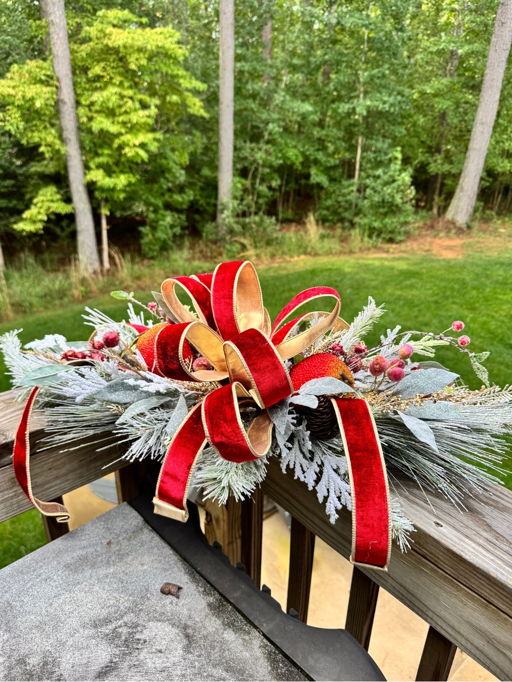 Williamsburg Winter Elegance Centerpiece & Swag